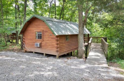 Bloomington House | Rustic Cabin in Lake Monroe