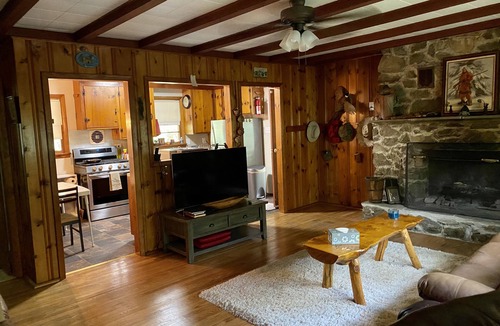 Sabillasville Cabin | Rustic Cabin in Thurmont, MD