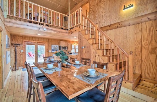 Ellijay Cabin | Rustic Cabin Near Carters Lake w/Private Hot Tub