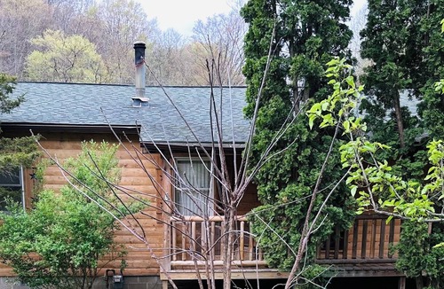 Redstar Cabin | Rustic cabin near New River Gorge.