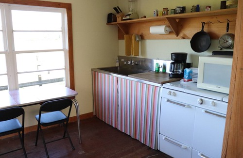 West Stayton Cabin | Rustic Cabin on 140-acre Working Cattle Ranch