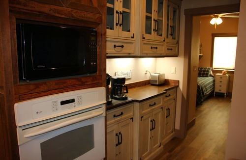 Newcastle Cabin | Rustic Cabin on 40 Acre Working Cattle Ranch ~Wineries Hiking Family friendly~
