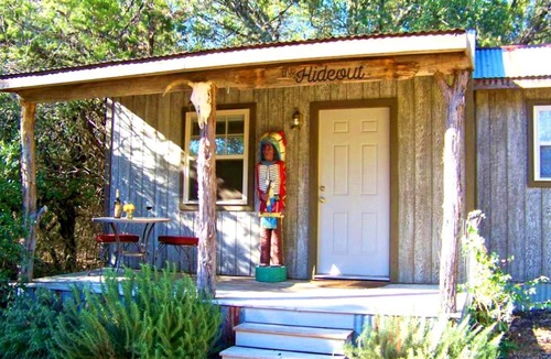 Leander House | Rustic Cabin Rental for a Romantic Countryside Retreat near Austin, Texas
