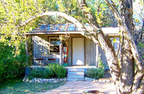 Leander House | Rustic Cabin Rental for a Romantic Countryside Retreat near Austin, Texas