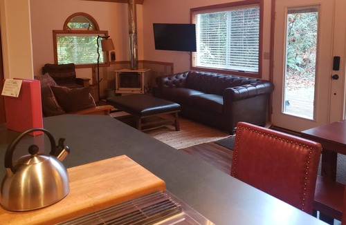 Skykomish Apartment | Rustic Cabin Stevens Pass Mount.-Adventures-HotTub