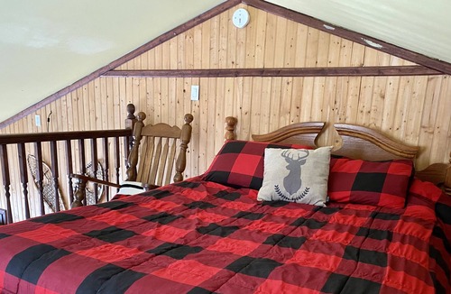 Saint-Colomban Apartment | Rustic cabin style mini-loft in the forest #301622