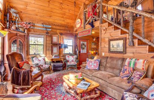 Wiley House | Rustic Cabin w/Porches: 8 Mi to Tallulah Gorge!