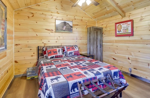 Caledonia Cabin | Rustic Caledonia Cabin Near State Parks & Boating!
