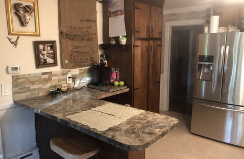 Unionville House | Rustic Cape by the Lake- 3 bedrooms