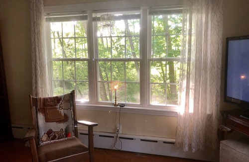 Unionville House | Rustic Cape by the Lake- 3 bedrooms