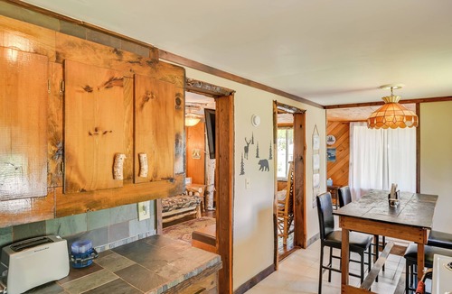 Caroga Lake Cottage | Rustic Caroga Lake Retreat: Fish, Hike & Ski!