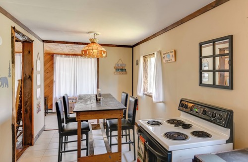 Caroga Lake Cottage | Rustic Caroga Lake Retreat: Fish, Hike & Ski!