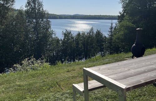 Nominingue Ski Chalet | Rustic chalet - directly on the lake with sandy beach