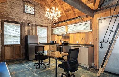 Mauricie House | Rustic Chalet Escape w/River Views & Outdoor Adventures | National Park Nearby