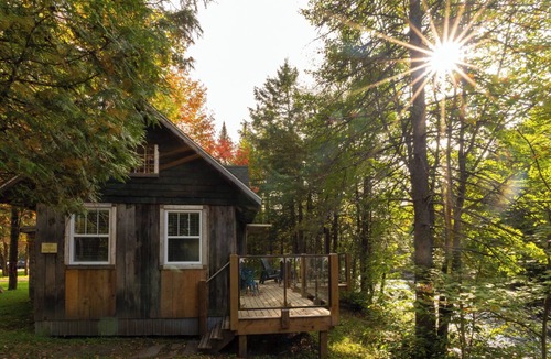 Mauricie House | Rustic Chalet Escape w/River Views & Outdoor Adventures | National Park Nearby