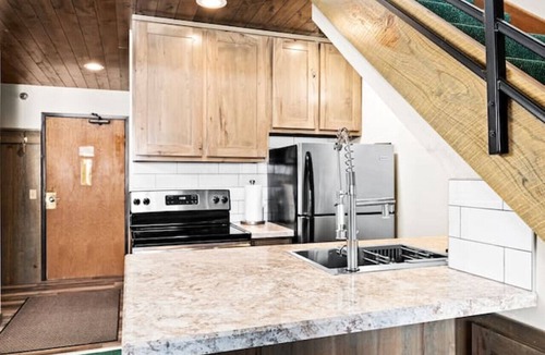 Lutsen Condo | Rustic Chalet | Ski-In/Out | Hot Tub, Pool, Gym