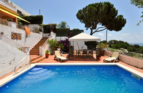 Lloret de Mar Cottage | Rustic chalet with private pool near the beach
