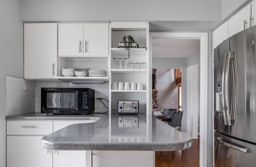 Hinsdale House | Rustic Charm 4 BD/2.5 BA w/ Loft