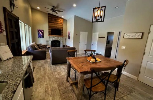Kanab Cabin | Rustic charm awaits you in Kanab!