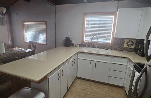 Pine Hollow House | Rustic Charm Meets Lakeside Bliss in Pine Hollow