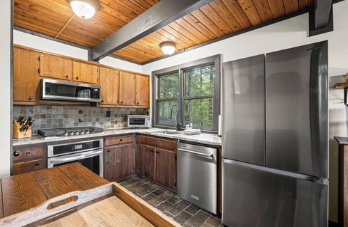 Big Canoe Cabin | Rustic Charm with a Mountain View