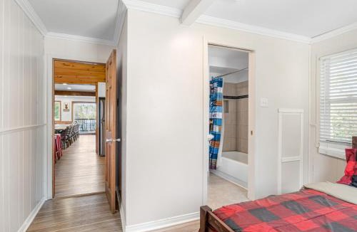 Saint-Faustin-Lac-Carre Ski Chalet | Rustic & Charming Mont Blanc Chalet Private Spa