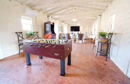 Mineral Wells Cabin | Rustic-Chic 2BR Casita Sleeps 10 Brazos River Views Mineral Wells
