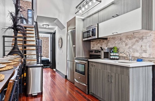 Bushwick Apartment | Rustic-Chic 4BR for Groups – Bushwick's Finest Stay