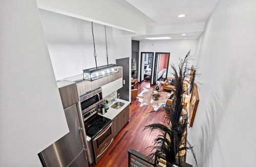 Bushwick Apartment | Rustic-Chic 4BR for Groups – Bushwick's Finest Stay