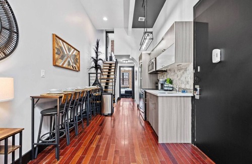 Bushwick Apartment | Rustic-Chic 4BR for Groups – Bushwick's Finest Stay