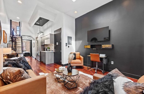 Bushwick Apartment | Rustic-Chic 4BR for Groups – Bushwick's Finest Stay