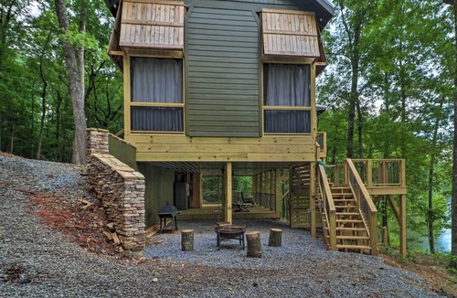 Tallassee Cabin | Rustic-Chic Riverfront Home w/Dock, Deck & Canoes