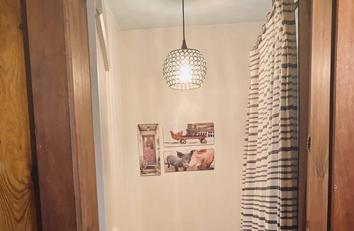 Canterbury Apartment | Rustic Chic Stay