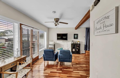 Point Loma House | Rustic Coastal Retreat in Sunset Cliffs - 3bed/2ba