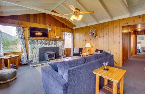 Smith River House | Rustic Coastal Smith River Cottage with Ocean Views!