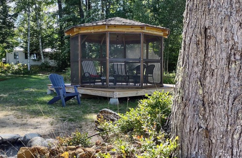 Center Ossipee Cottage | Rustic Comfort On A Mountain Lake