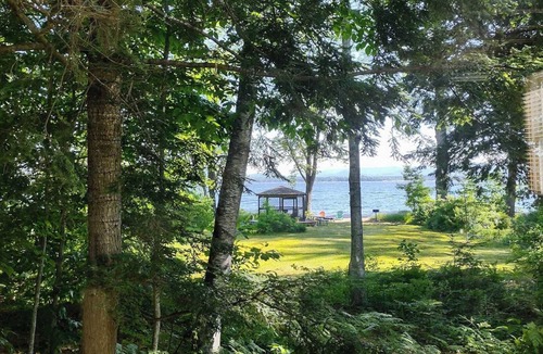 Center Ossipee Cottage | Rustic Comfort On A Mountain Lake