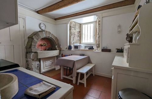 Saint-Berain Cottage | Rustic cottage in Allier with wood stove