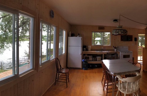 Edwardsburgh/Cardinal Cottage | Rustic Cottage- North Channel