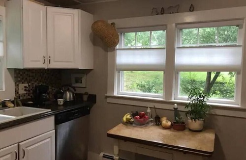 New London Cottage | Rustic cottage on brook