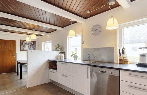 Aabybro House | Rustic cottage with fireplace