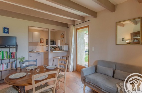 Montilliers Cottage | Rustic cottage with 2 bedrooms, nature, pets allowed, wifi and parking