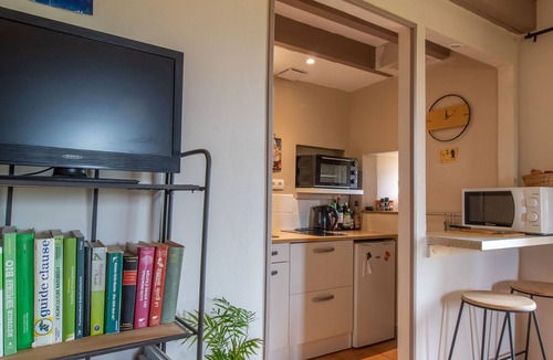 Montilliers Cottage | Rustic cottage with 2 bedrooms, nature, pets allowed, wifi and parking