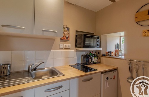 Montilliers Cottage | Rustic cottage with 2 bedrooms, nature, pets allowed, wifi and parking