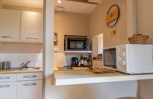 Montilliers Cottage | Rustic cottage with 2 bedrooms, nature, pets allowed, wifi and parking