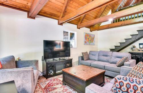 Mount St. Helens House | Rustic Cougar Cabin with Wood-Burning Fire Pit!