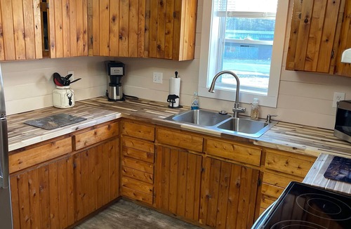 Hawks Cabin | Rustic Country Cabin