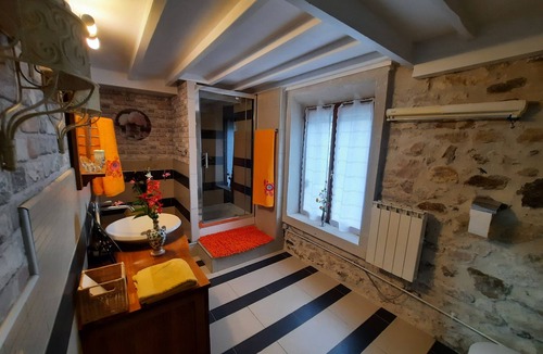 Hautevesnes House | Rustic country house with modern comforts