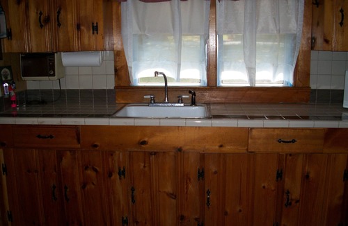 Tafton Cabin | Rustic Cozy Cabin just yards from the lake!
