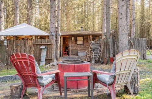 Bragg Creek Apartment | Rustic Cozy Cabin with hot tub